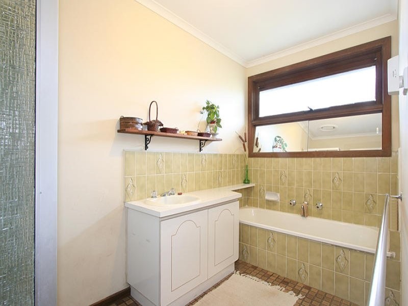rosella ave., Clarinda VIC 3169