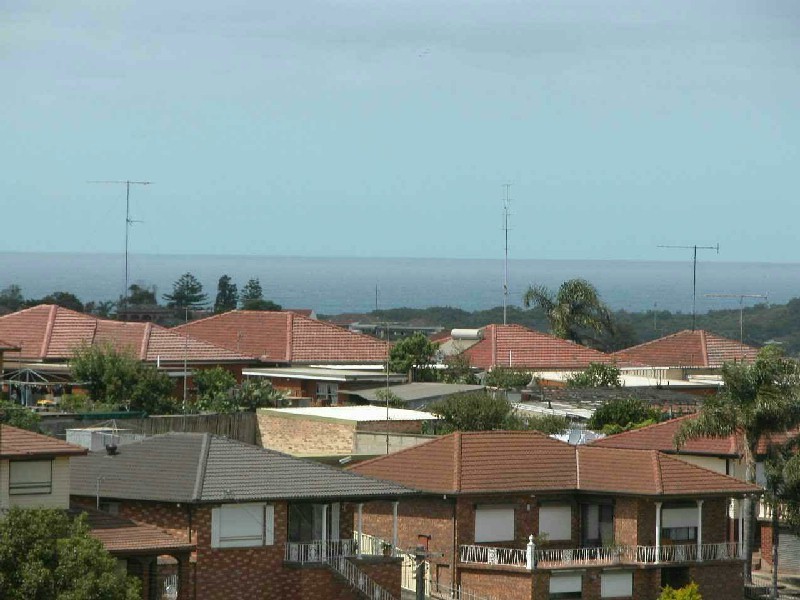 Lake Heights NSW 2502