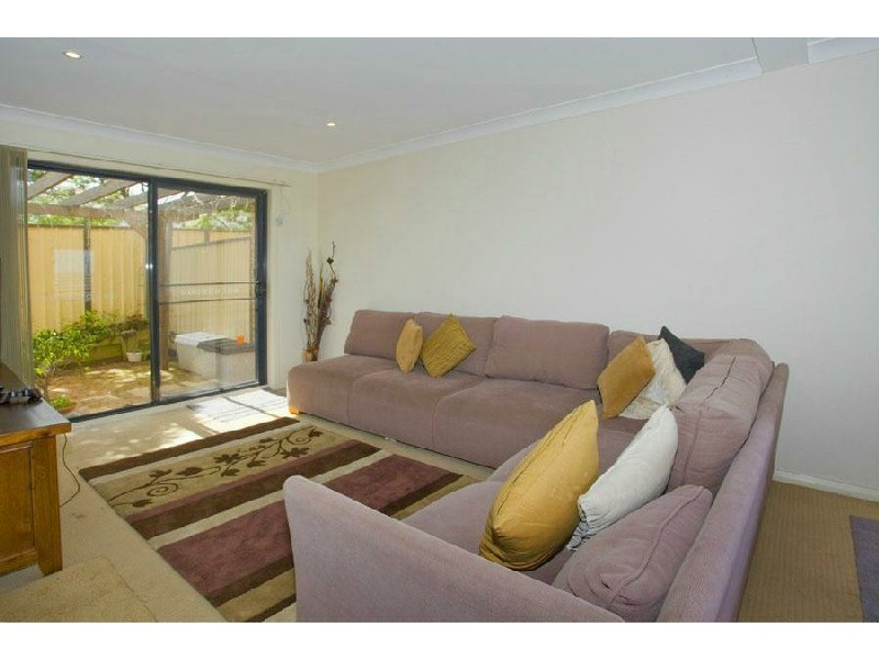 Lake Heights NSW 2502