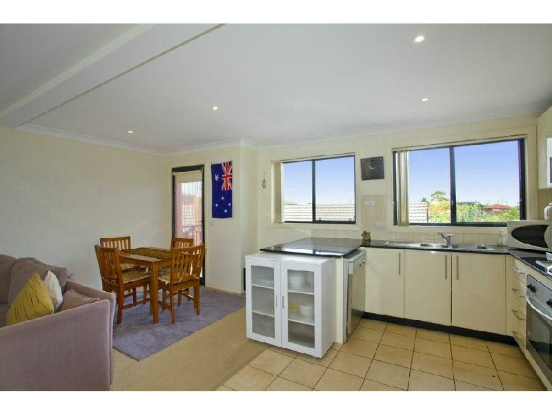 Lake Heights NSW 2502