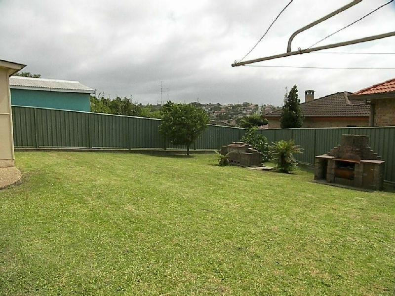 Lake Heights NSW 2502