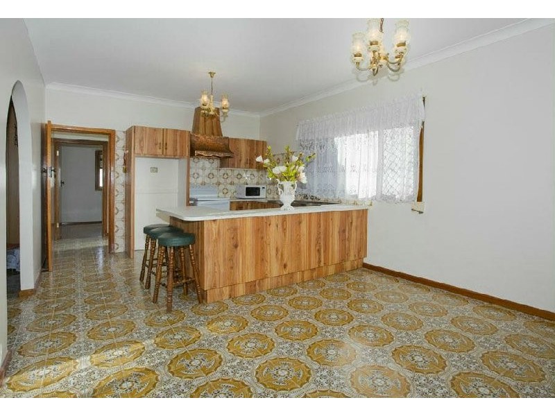 Lake Heights NSW 2502