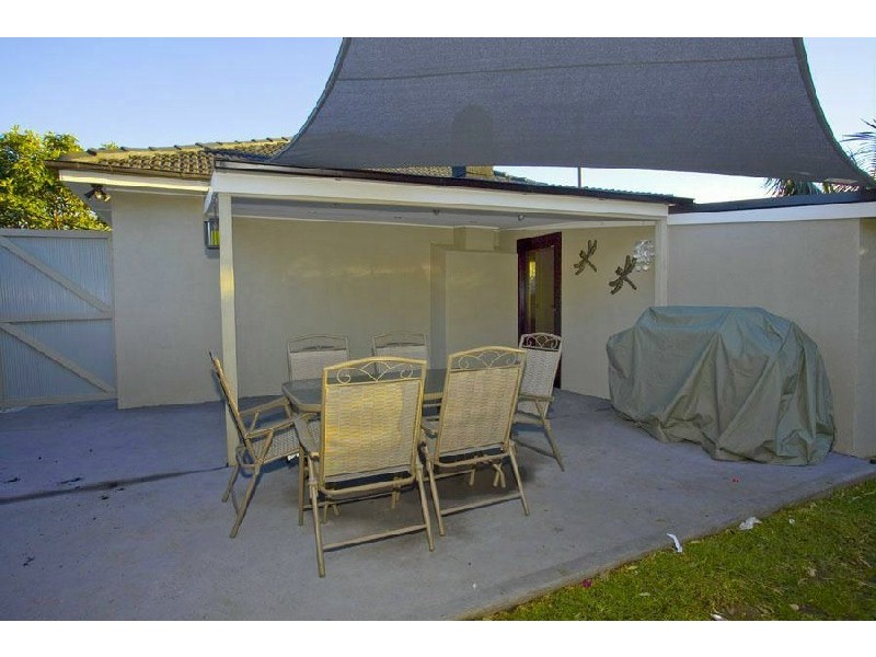 Lake Heights NSW 2502