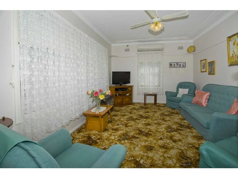 Lake Heights NSW 2502