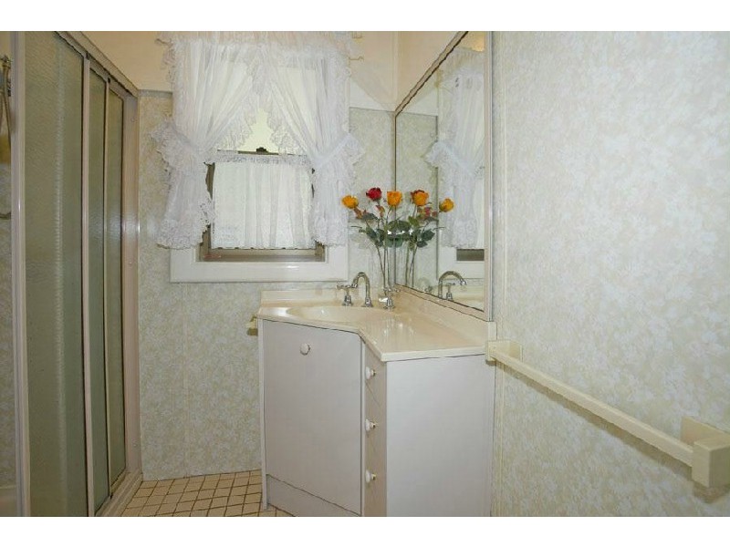 Lake Heights NSW 2502