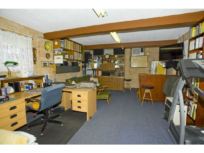 Lake Heights NSW 2502