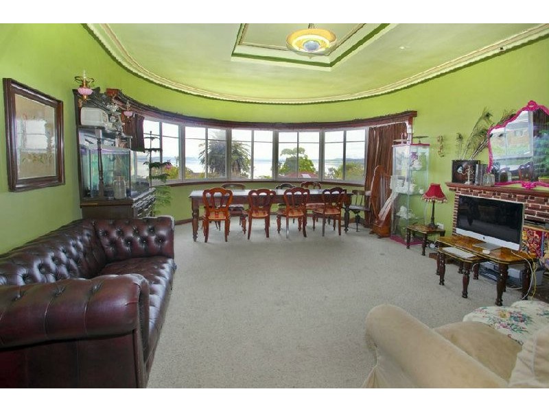 Lake Heights NSW 2502