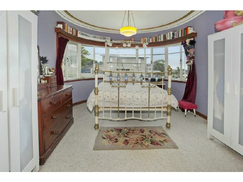 Lake Heights NSW 2502