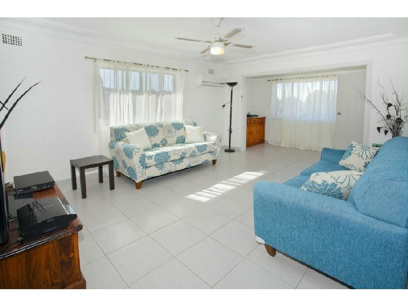 Lake Heights NSW 2502