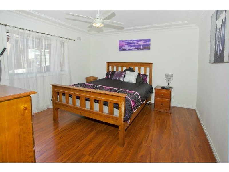 Lake Heights NSW 2502