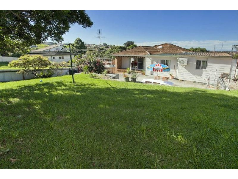 Lake Heights NSW 2502