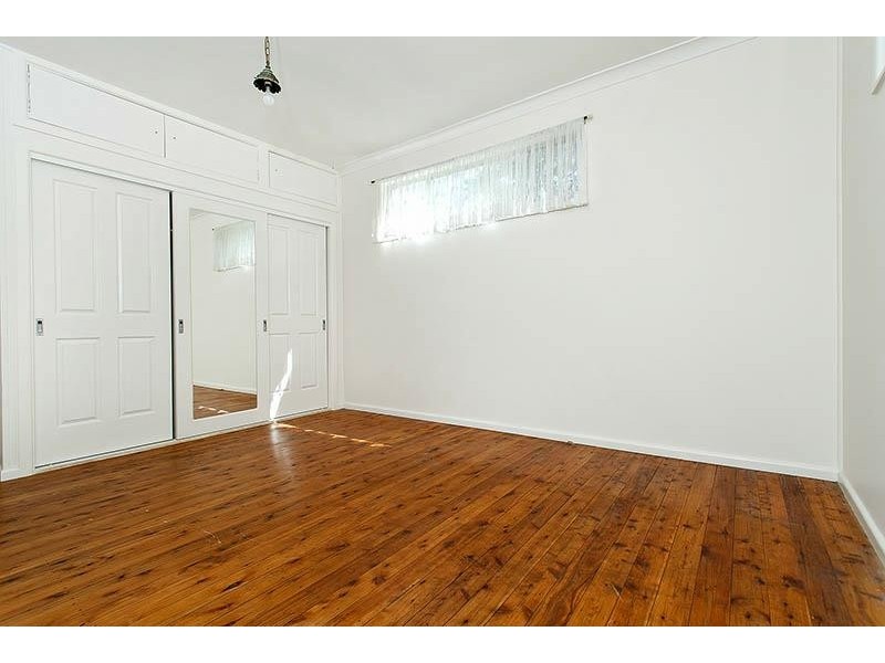 Lake Heights NSW 2502