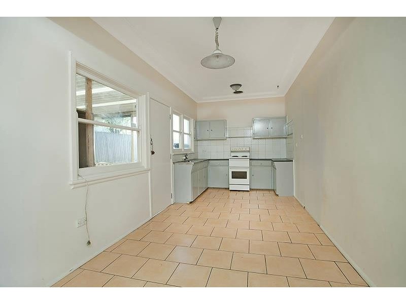 Lake Heights NSW 2502