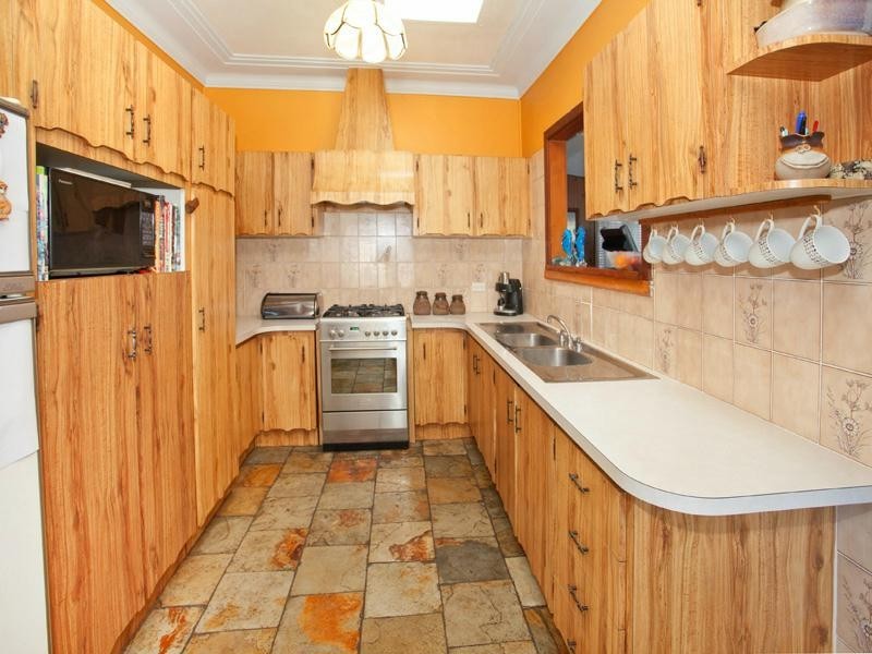 Lake Heights NSW 2502