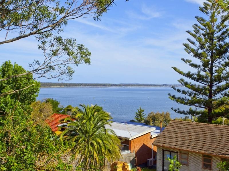 Lake Heights NSW 2502
