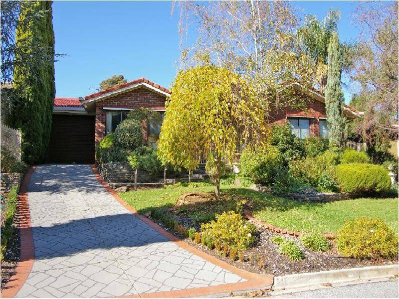 13 CARNOUSTIE AVENUE, Fairview Park SA 5126
