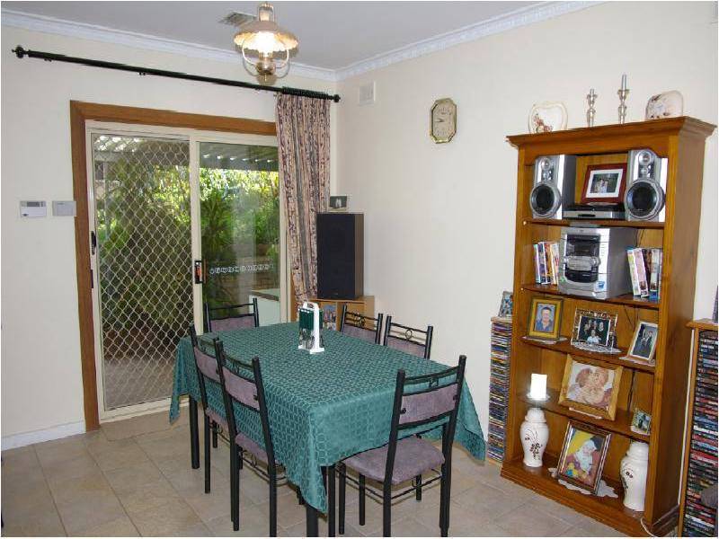 44 FLOCKHART AVENUE, Valley View SA 5093