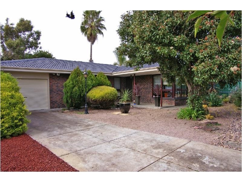 13 HEYSEN AVENUE, Hope Valley SA 5090