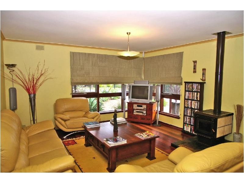 13 HEYSEN AVENUE, Hope Valley SA 5090