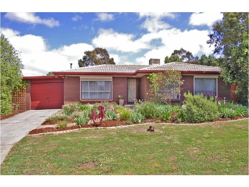 8 CHAPMAN CRESCENT, Redwood Park SA 5097