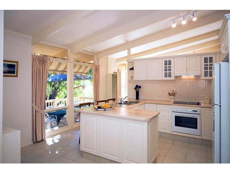 52 DOWN DRIVE, Valley View SA 5093