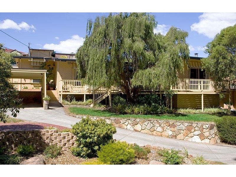 52 DOWN DRIVE, Valley View SA 5093