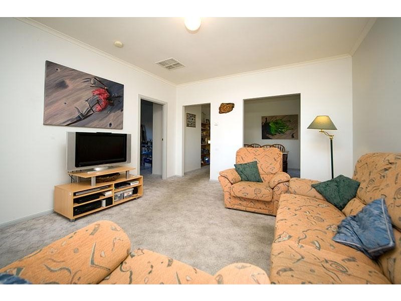 12 DUCHESS WALK, Para Hills SA 5096