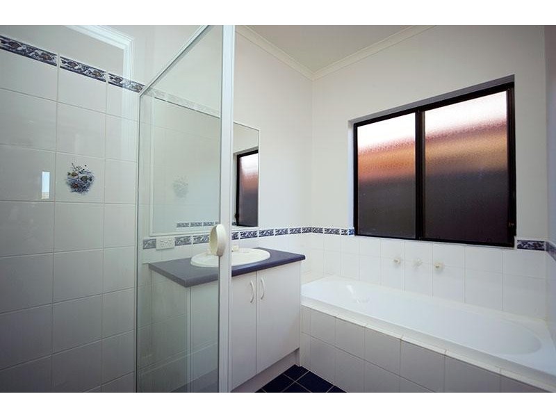 12 DUCHESS WALK, Para Hills SA 5096