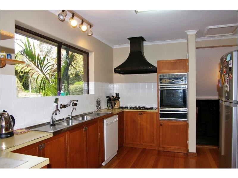 15 Deering Crescent, Banksia Park SA 5091