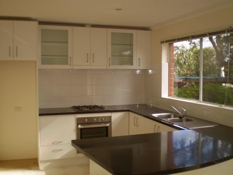 8 GREENSVIEW ROAD, Banksia Park SA 5091