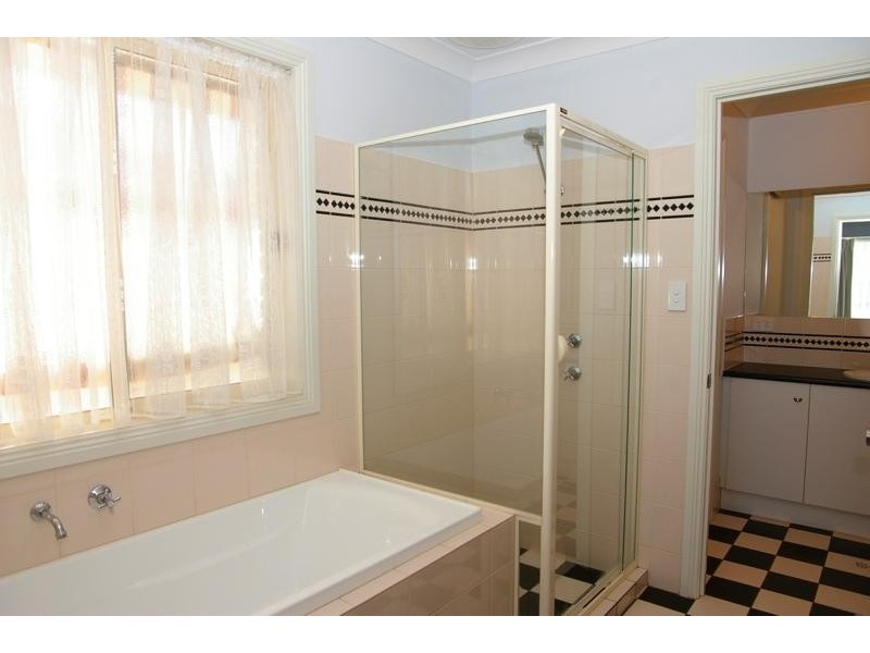 18 McKinlay Crescent, Gilles Plains SA 5086