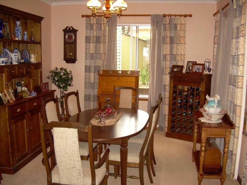 1 Glen Crescent, Vista SA 5091