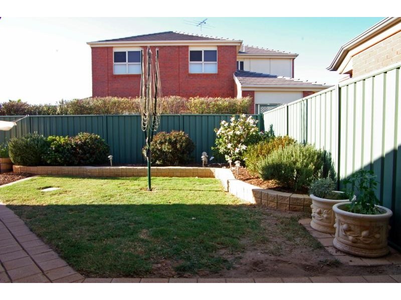 4 Coopers Crescent, Mawson Lakes SA 5095