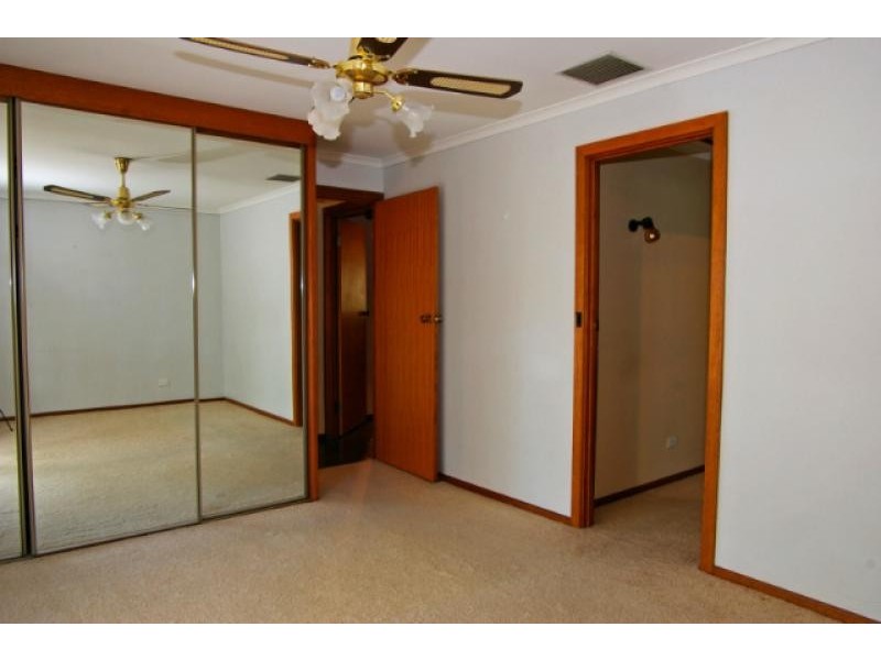 5 Baudin Avenue, Fairview Park SA 5126