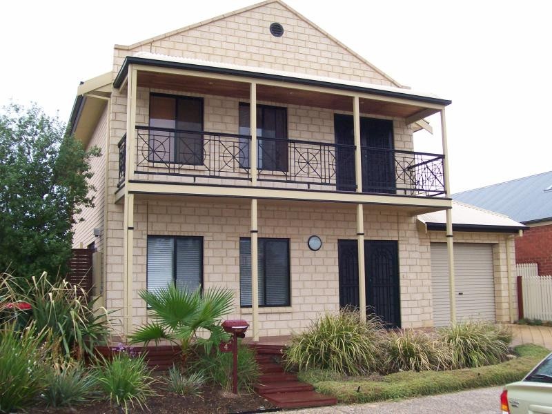 4 Coopers Crescent, Mawson Lakes SA 5095