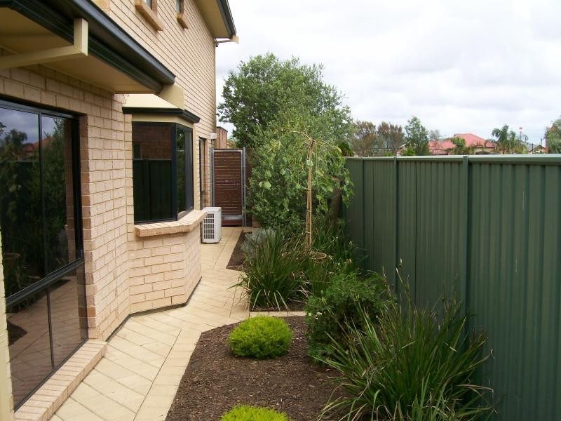 4 Coopers Crescent, Mawson Lakes SA 5095