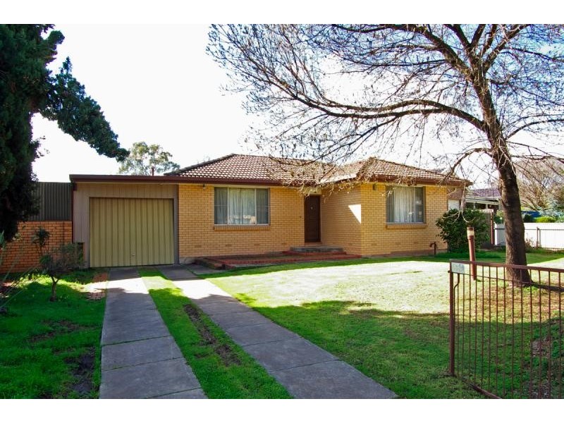 4 Harkness Avenue, Modbury SA 5092