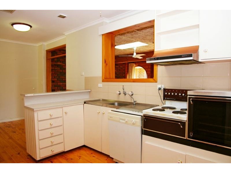 4 Harkness Avenue, Modbury SA 5092