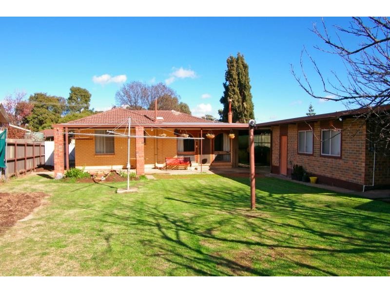 4 Harkness Avenue, Modbury SA 5092