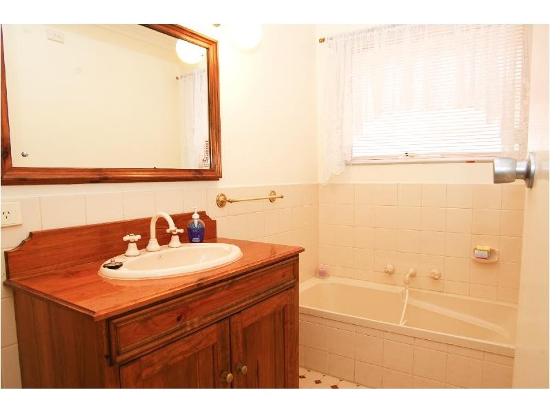 16 Maughan Avenue, Redwood Park SA 5097