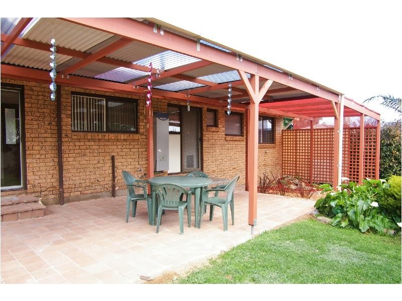 16 Maughan Avenue, Redwood Park SA 5097