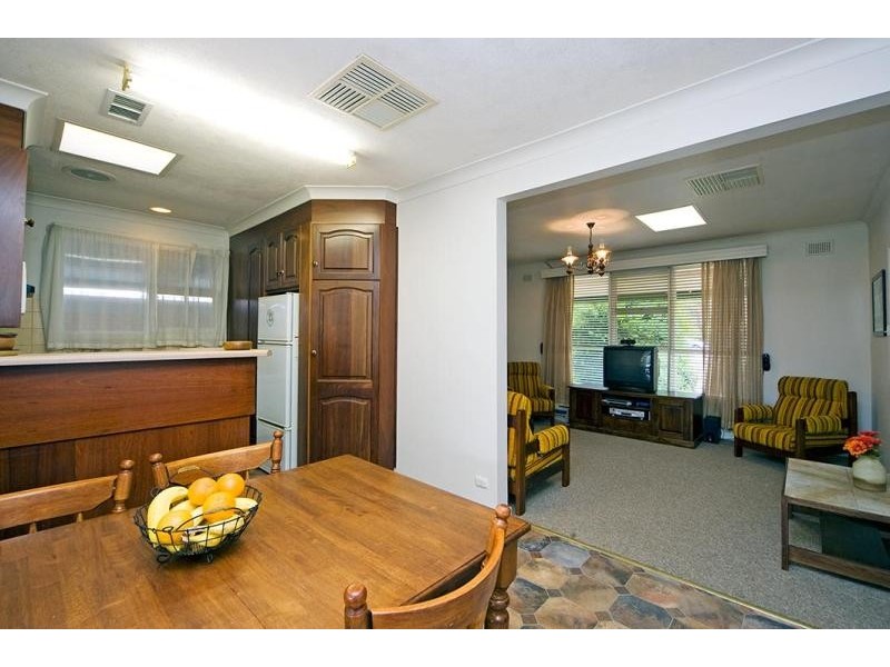 6 Sandland Avenue, Ridgehaven SA 5097