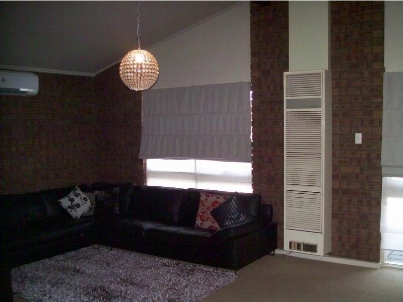 2 Chardonnay Crescent, Wynn Vale SA 5127