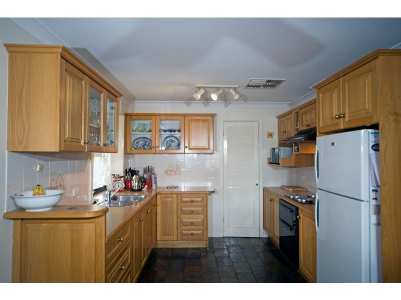 6 Tarni Street, Fairview Park SA 5126