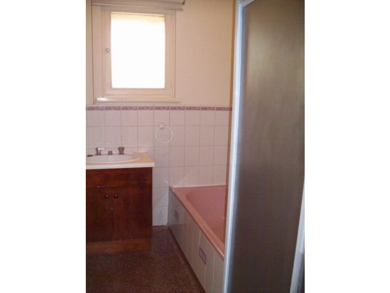 11 Harris Road, Redwood Park SA 5097