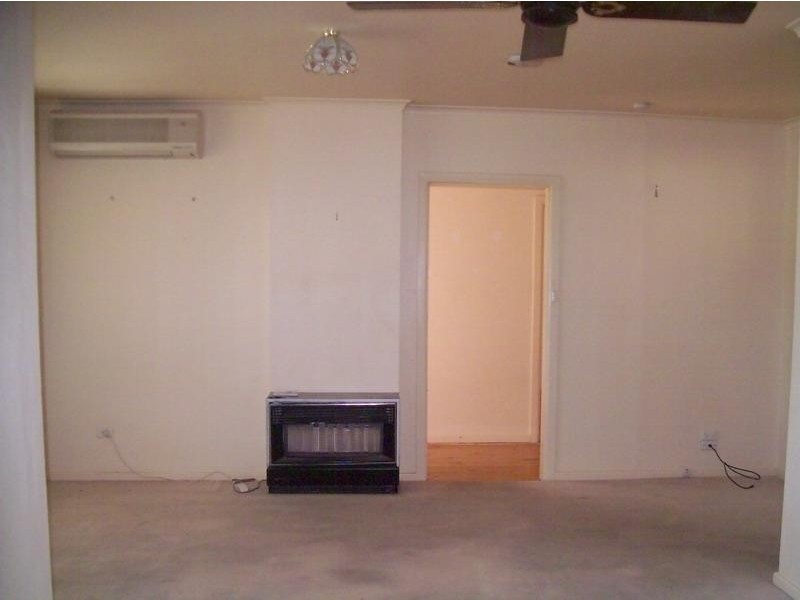 11 Harris Road, Redwood Park SA 5097