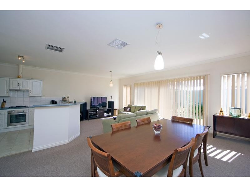 15 Creekview Drive, Mawson Lakes SA 5095