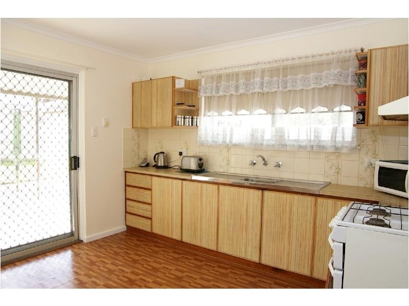 27 Chapman Crescent, Redwood Park SA 5097