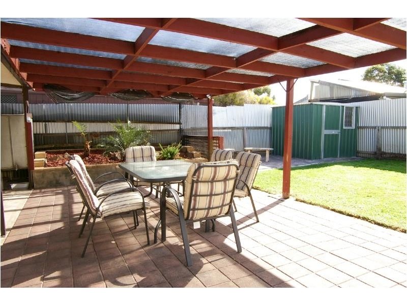 27 Chapman Crescent, Redwood Park SA 5097