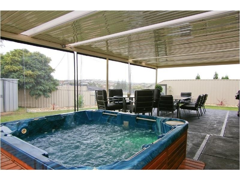 6 Brooklyn Chase, Greenwith SA 5125